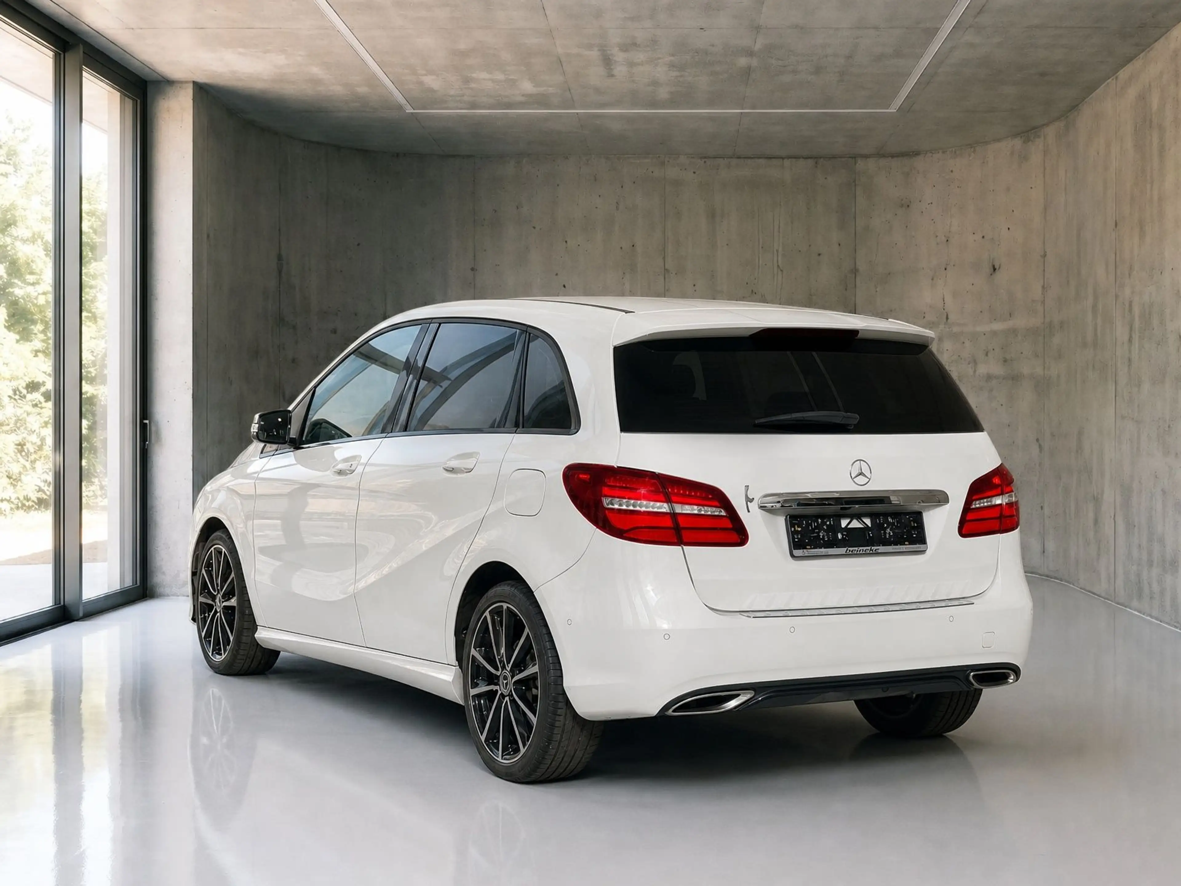Mercedes-Benz B 200 Urban Style Edition*Automatik*RFK*Navi*LED — photo 4