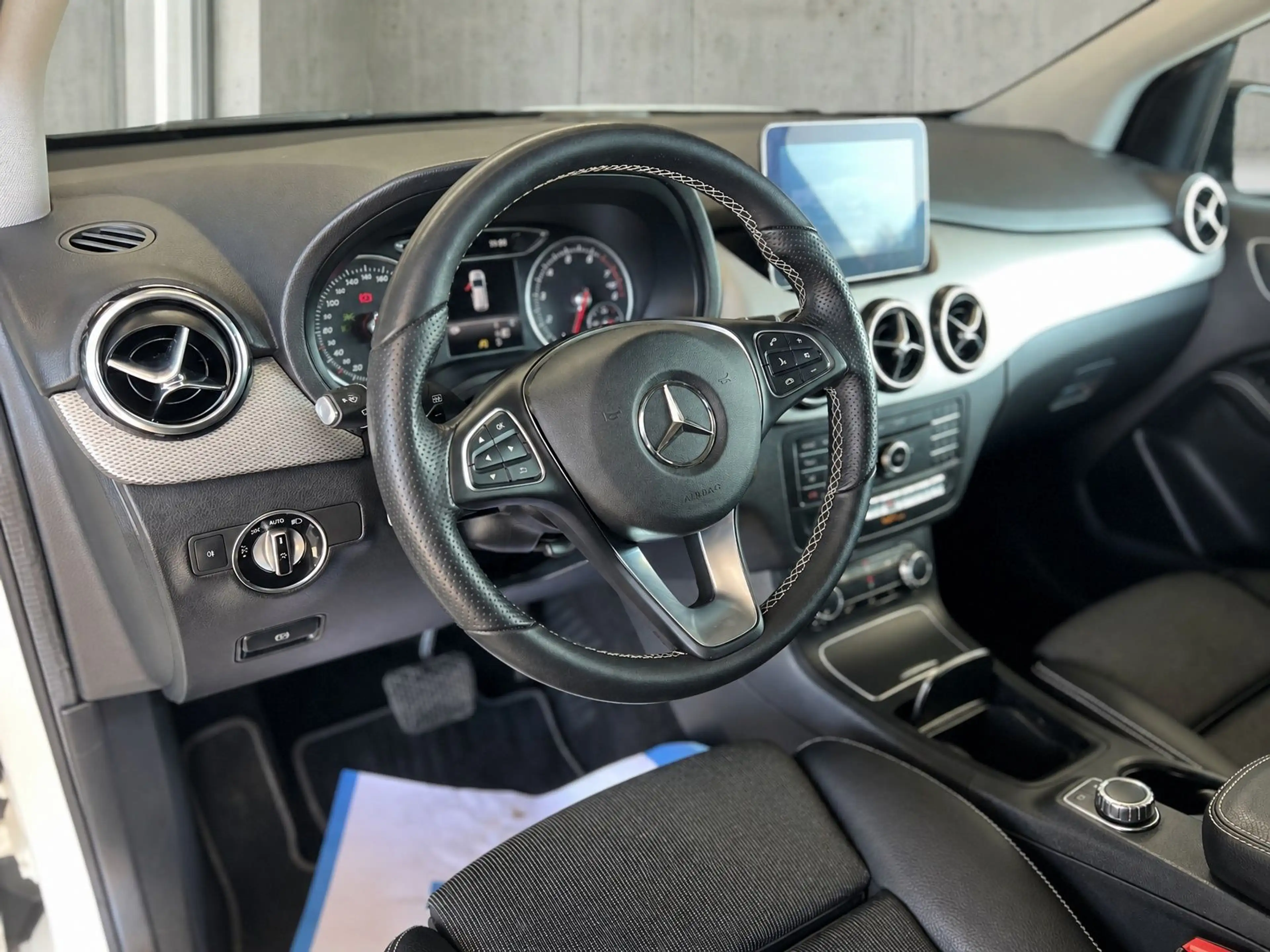 Mercedes-Benz B 200 Urban Style Edition*Automatik*RFK*Navi*LED — photo 11