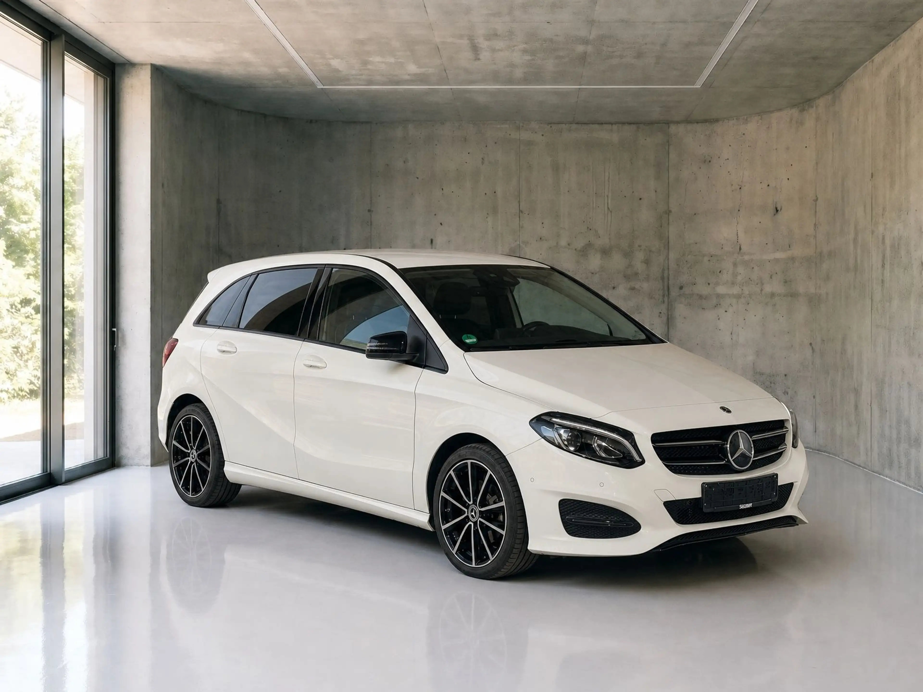 Mercedes-Benz B 200 Urban Style Edition*Automatik*RFK*Navi*LED — photo 3