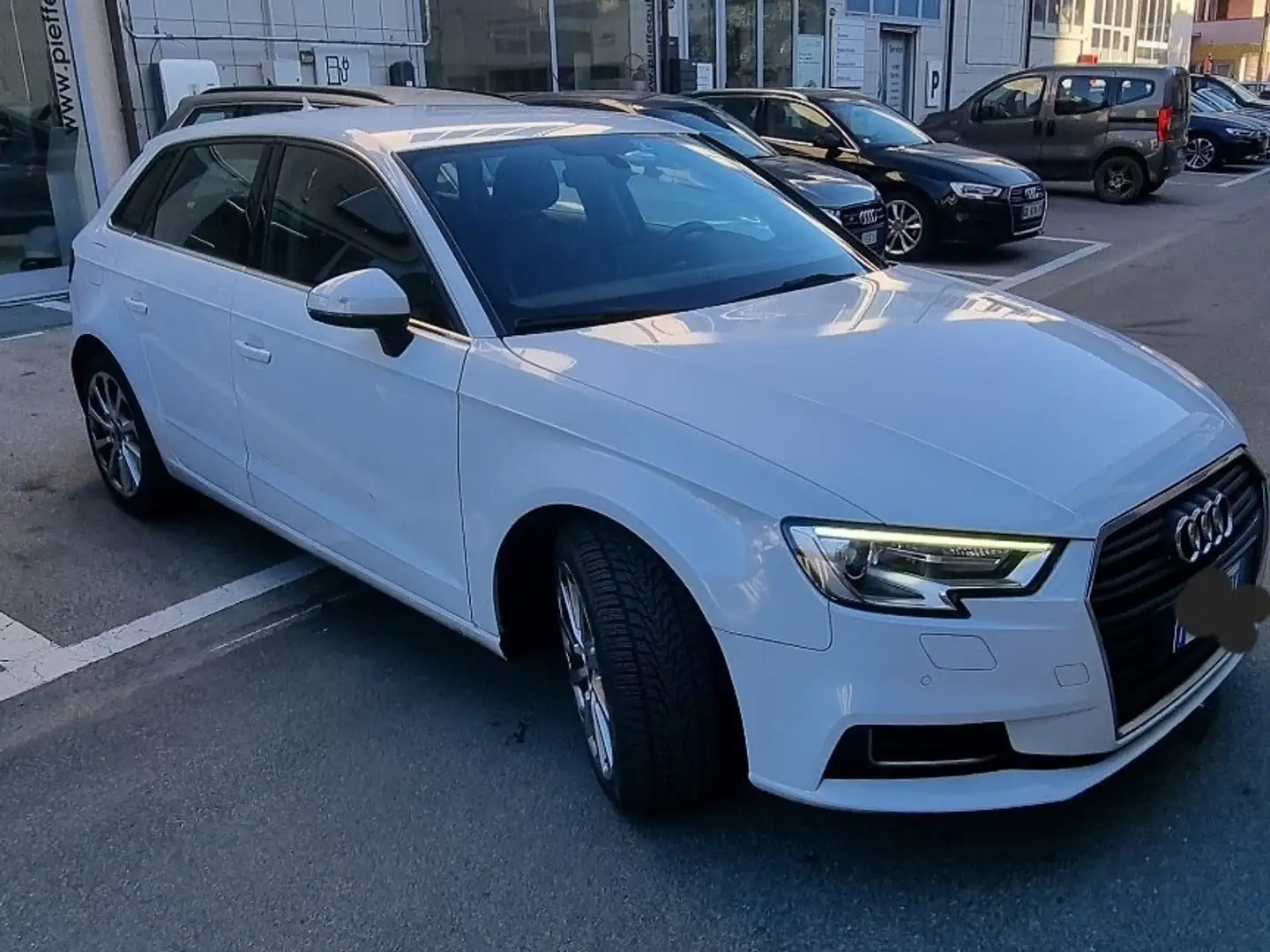 Audi A3 Sportback 1.6 tdi Design 116cv s-tronic Bianco - 1