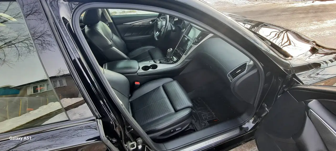 Infiniti Q50 снимка Infiniti Q50