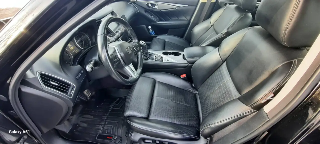 Infiniti Q50 снимка Infiniti Q50