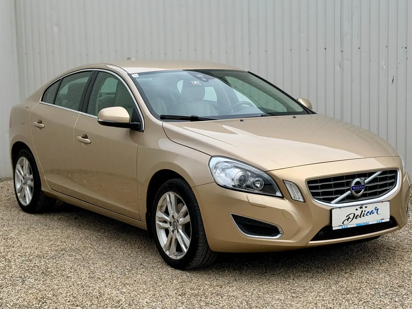 Volvo S60 Automatik Summum ARBÖ Pickerl 01.2027 Beige - 1