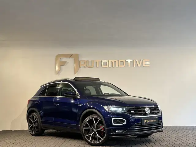 Volkswagen T-Roc view 3