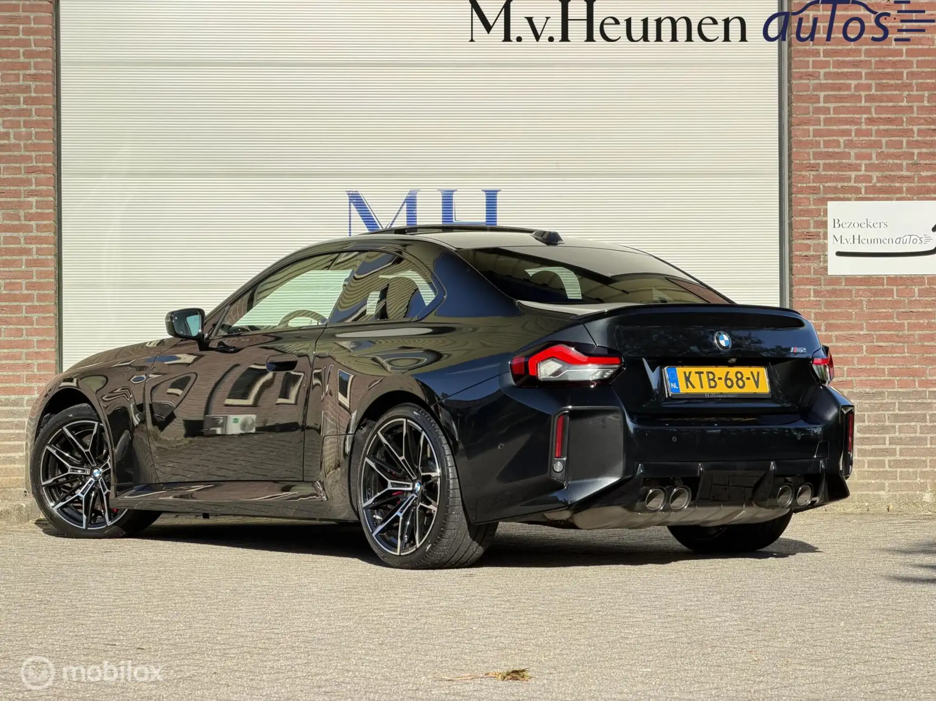 BMW M2 2024 검정 사진 3