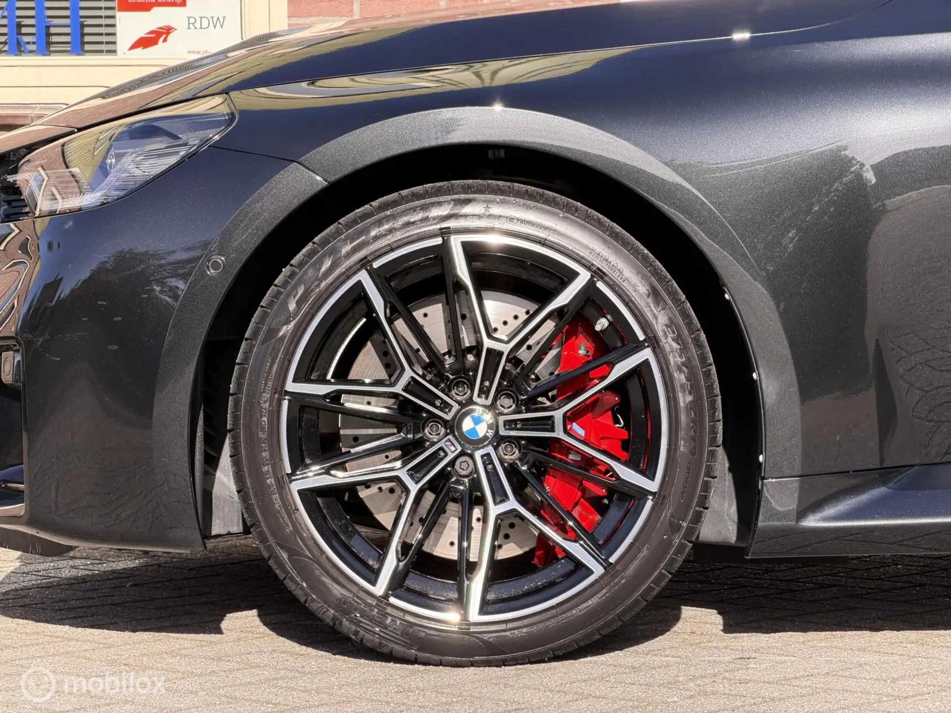 BMW M2 2024 검정 사진 4