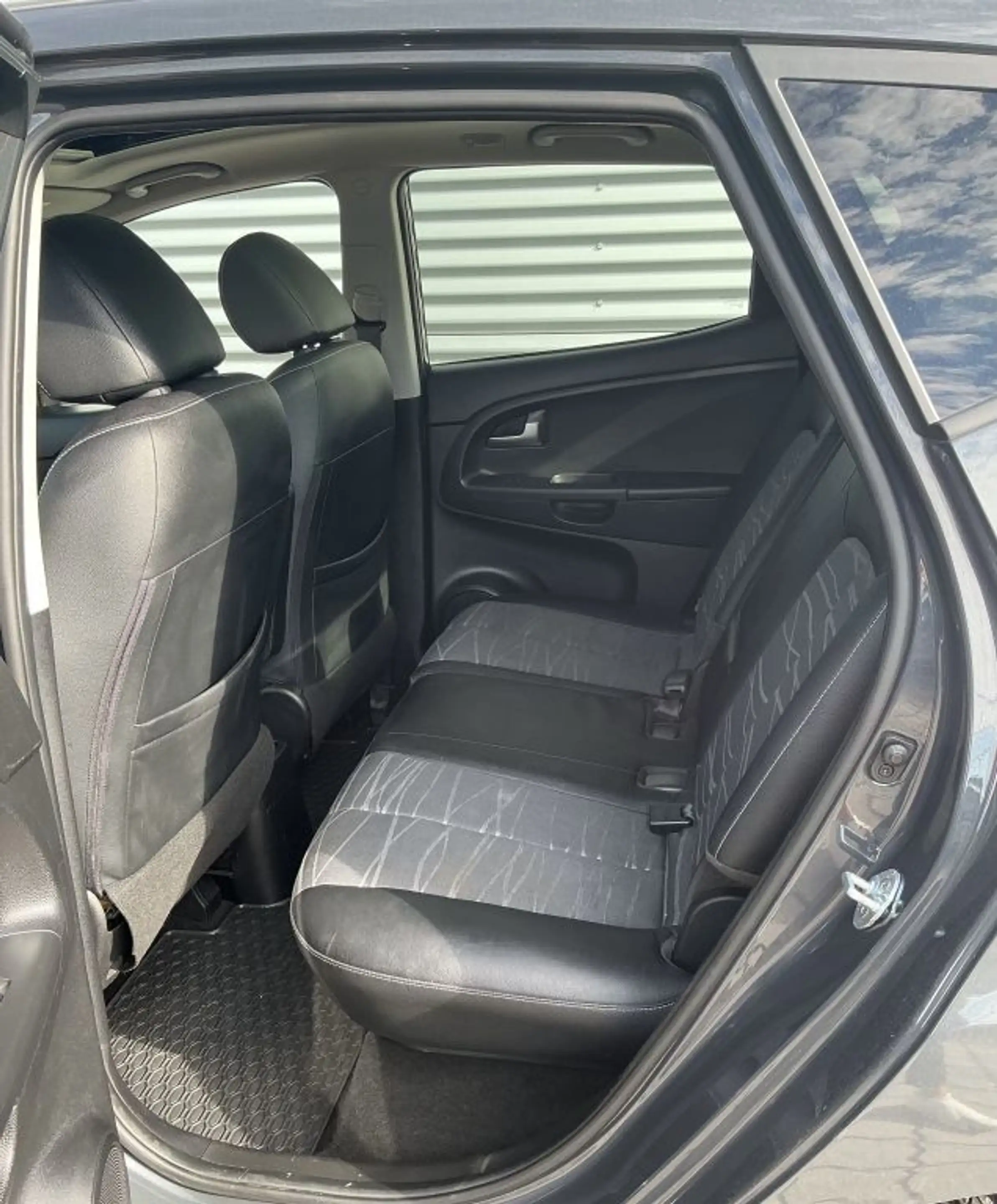 Kia Venga 1.6 CVVT Automatik Platinum Edition/ AHK — photo 14