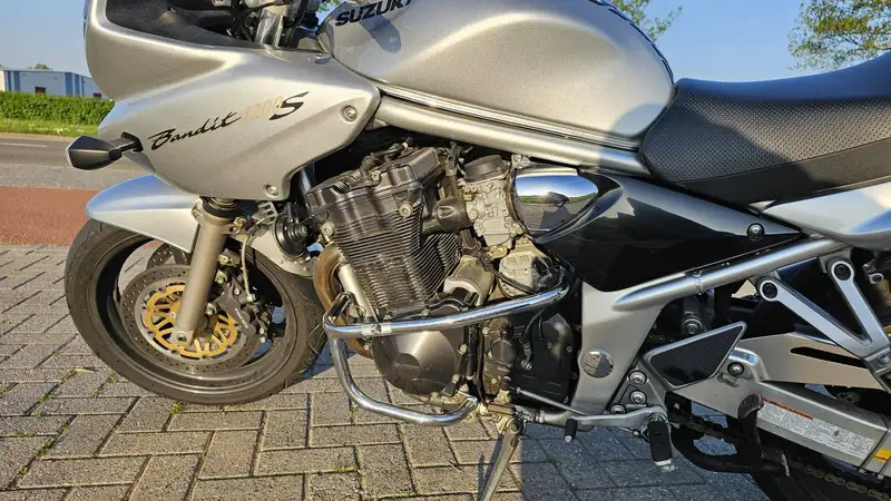 Suzuki BANDIT 1200 - foto 4