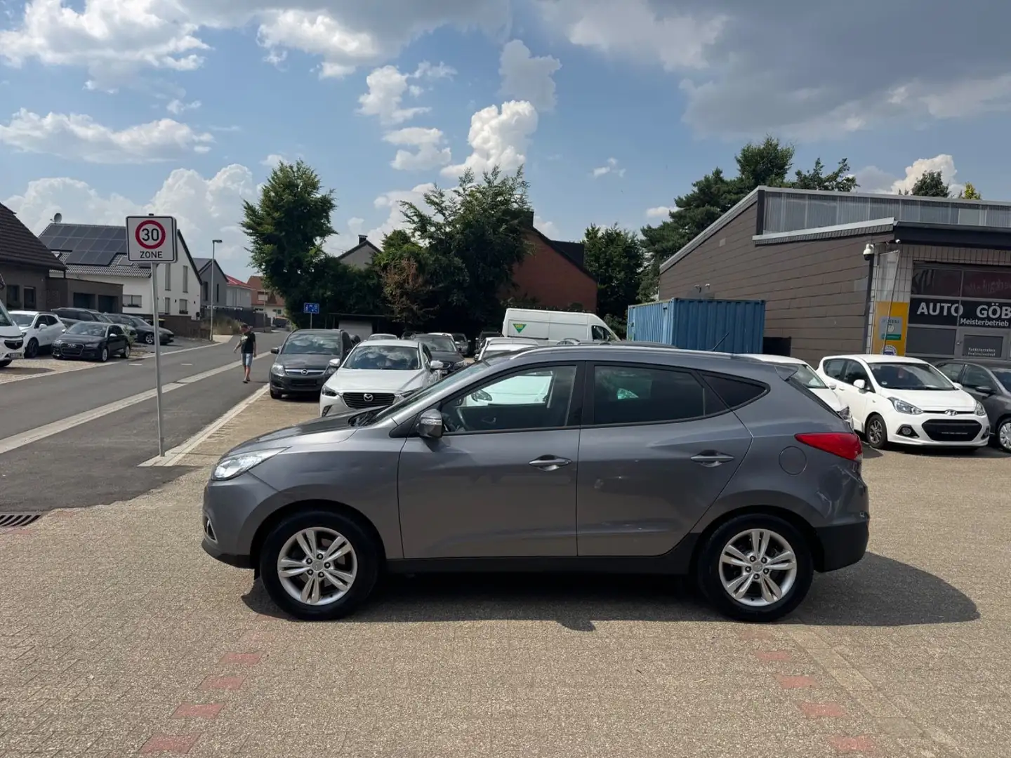 Hyundai iX35 5 Star Ed. Klimaauto Sitzhz Tempo Multifkt Grau - 2