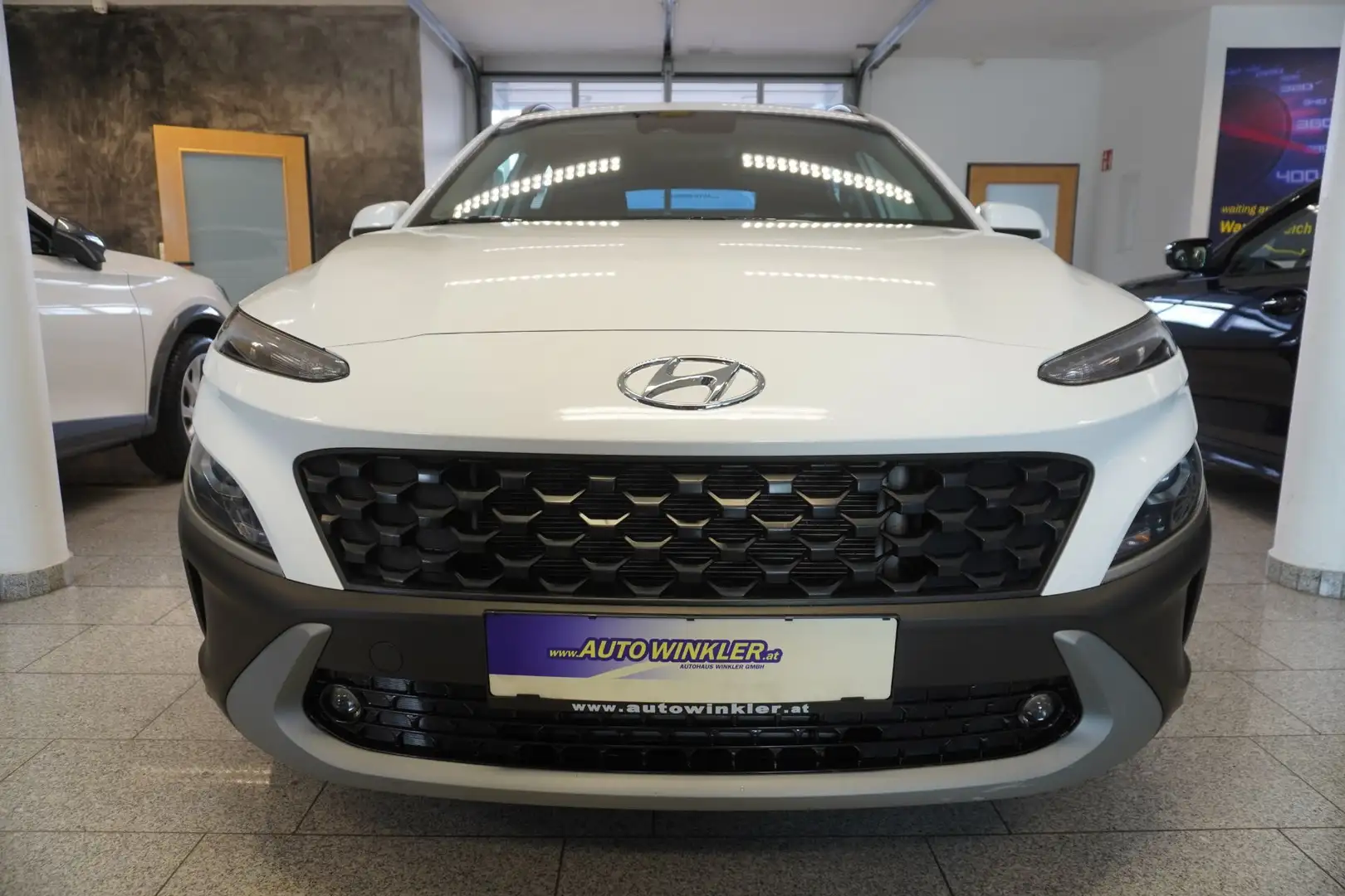 Hyundai KONA 1.0 T-GDI Smart Line Sitzheizung/MFL/Tempomat Weiß - 2