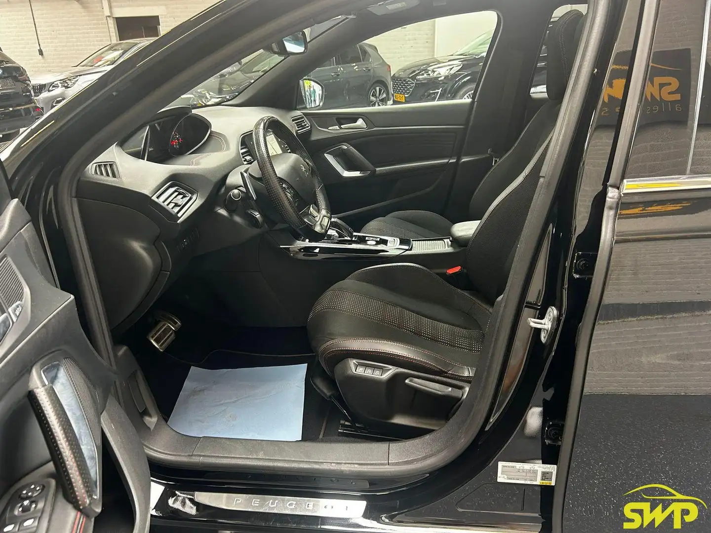 Peugeot 308 1.2 PureTech GT-line | Pano | Navi | Cam Zwart - 2