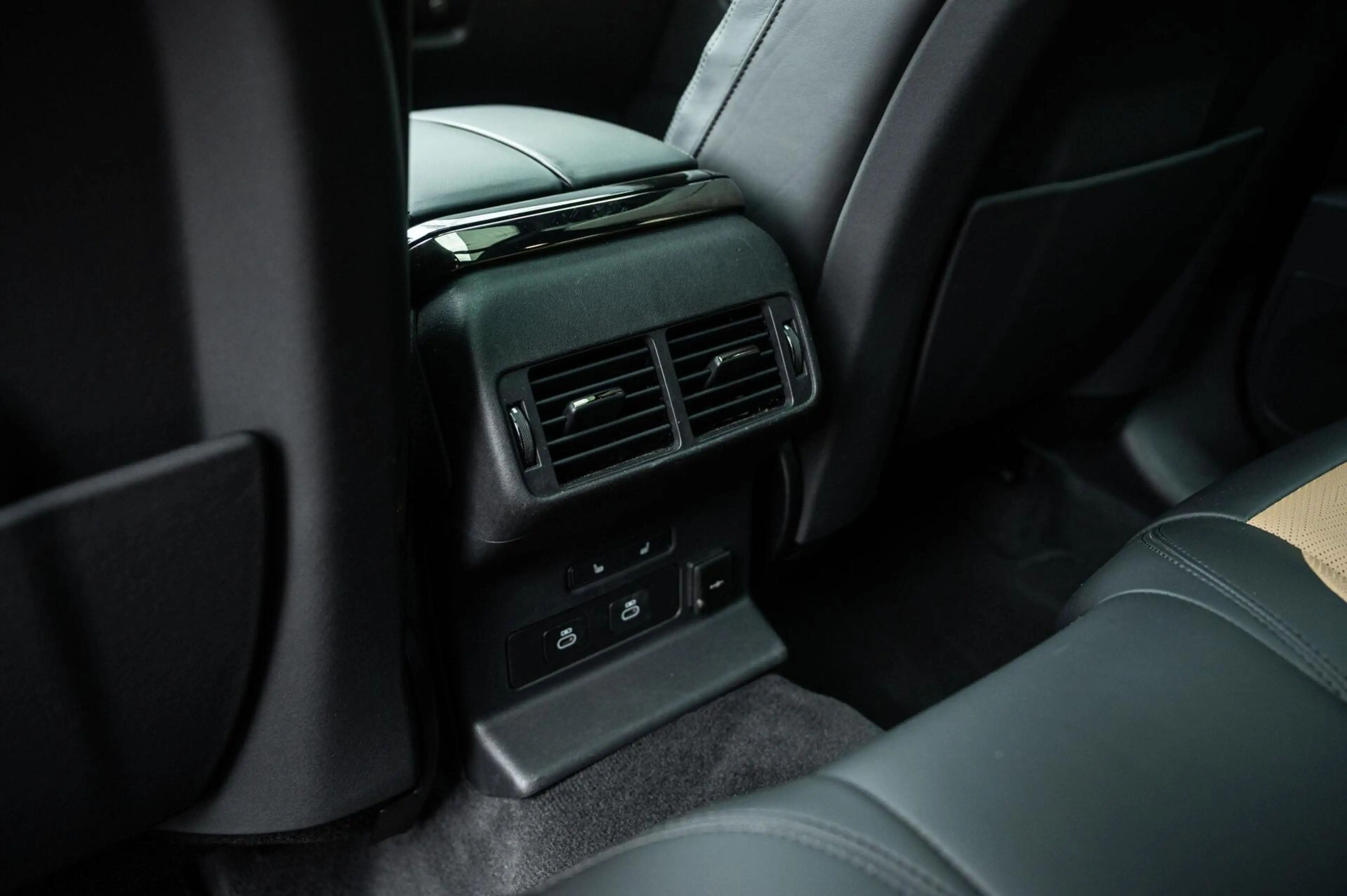 Land Rover Range Rover Velar 2.0 P400e AWD Dynamic HSE PHEV PANO LEDER MERIDIAN — photo 30