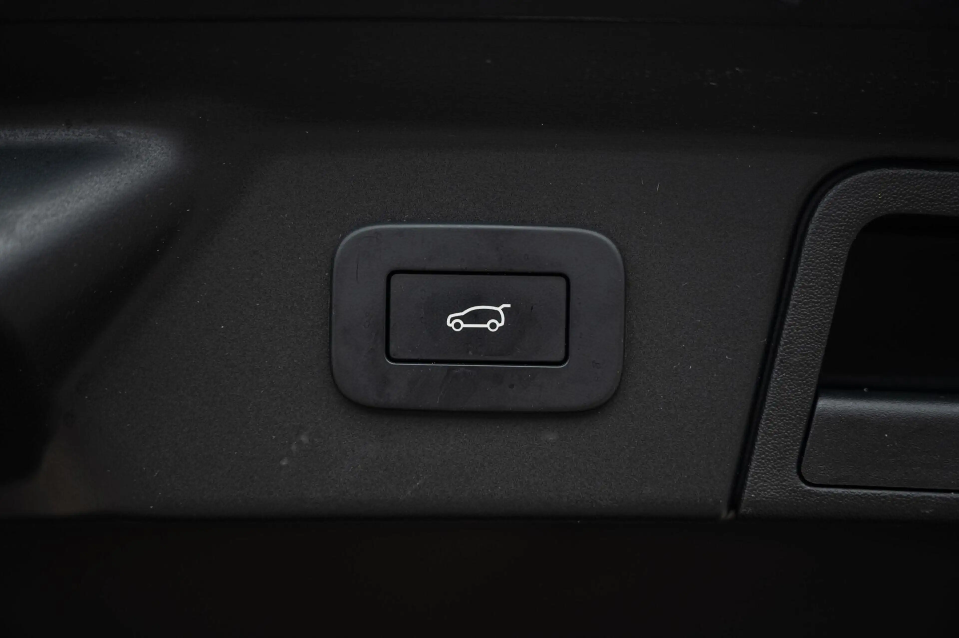 Land Rover Range Rover Velar 2.0 P400e AWD Dynamic HSE PHEV PANO LEDER MERIDIAN — photo 19