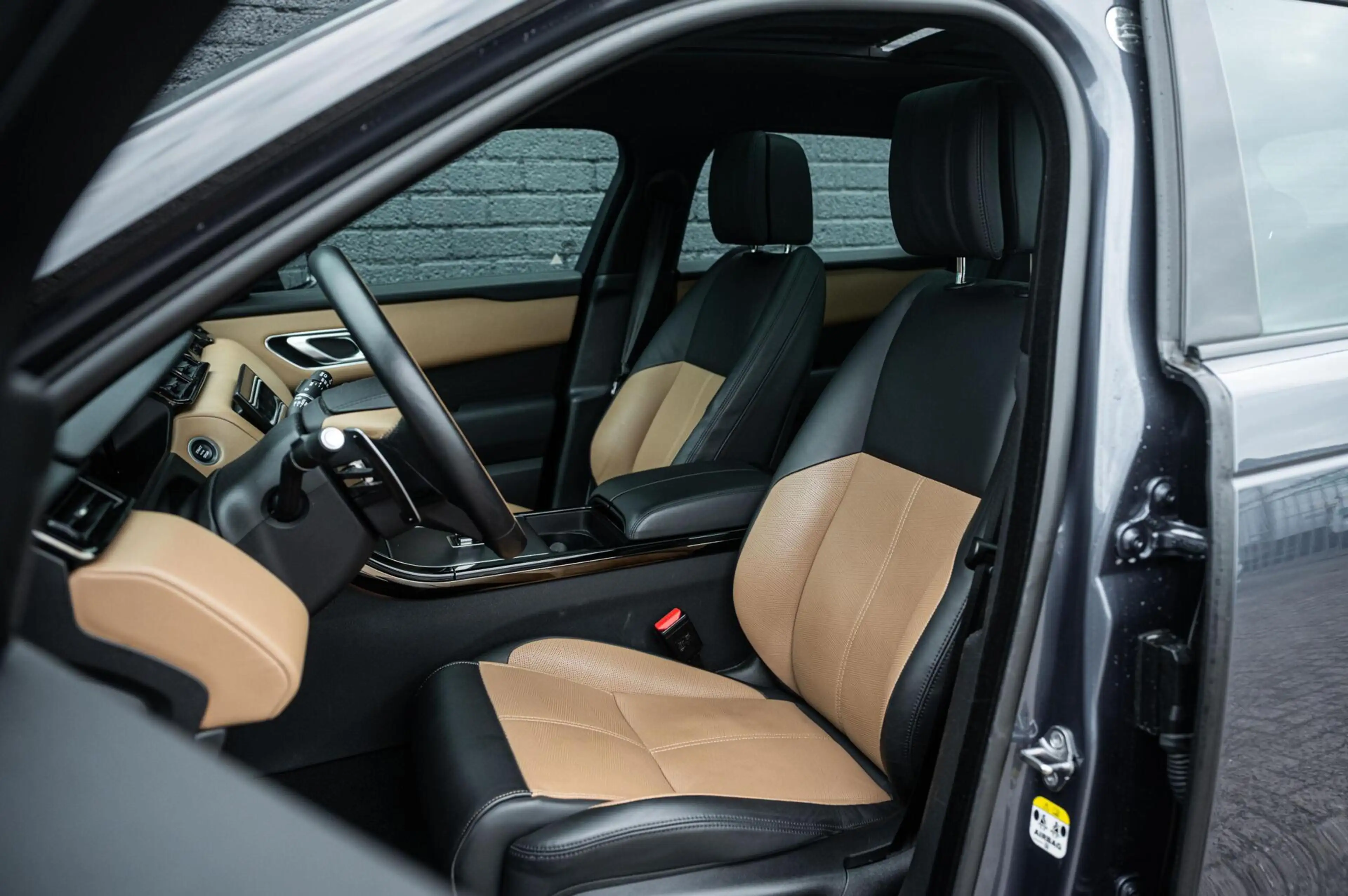 Land Rover Range Rover Velar 2.0 P400e AWD Dynamic HSE PHEV PANO LEDER MERIDIAN — photo 5