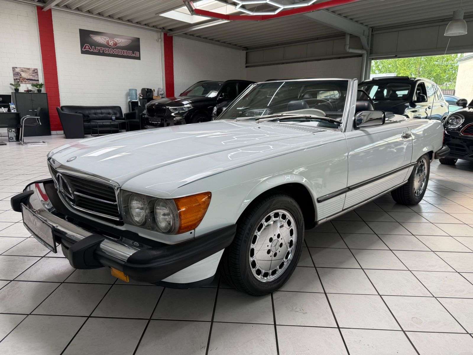 Second hand Mercedes Benz Sl-Class 560