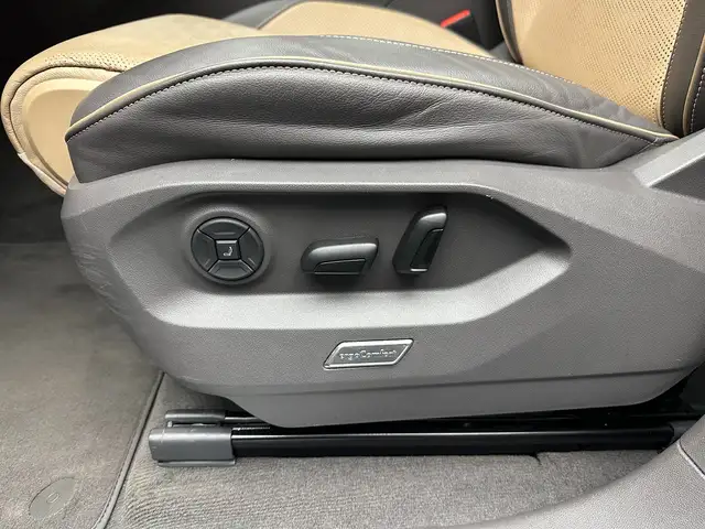 Volkswagen Touareg view 17