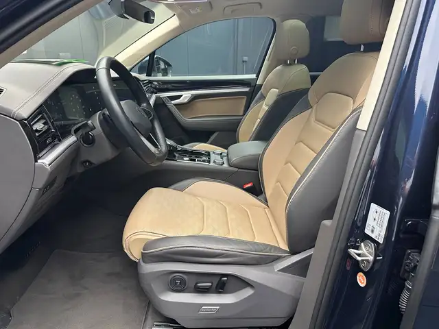 Volkswagen Touareg view 16