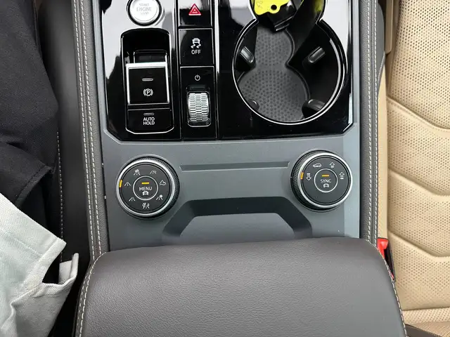 Volkswagen Touareg view 22
