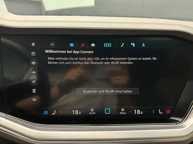 Volkswagen Touareg view 25