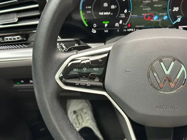 Volkswagen Touareg view 20