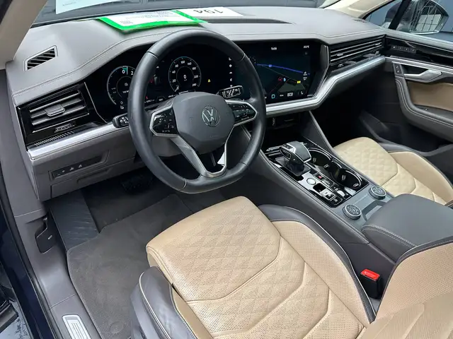 Volkswagen Touareg view 18