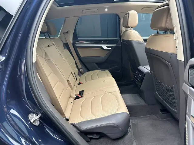 Volkswagen Touareg view 30