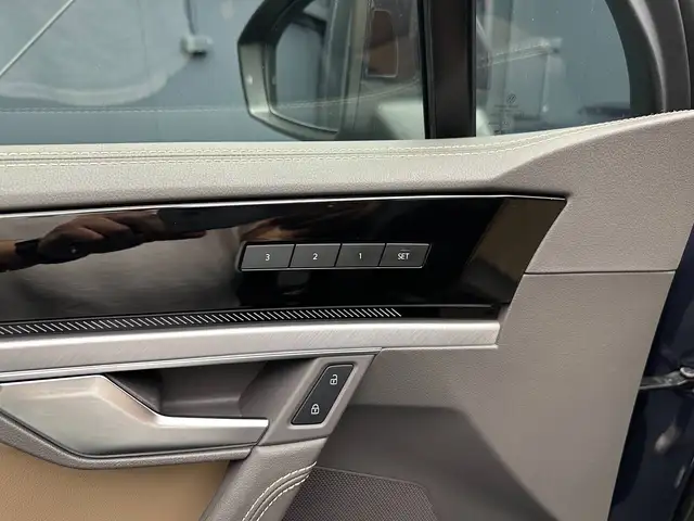Volkswagen Touareg view 15