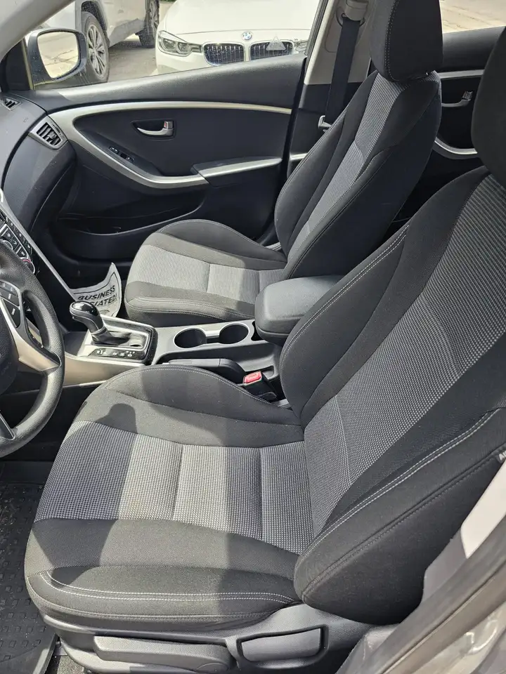 Hyundai ELANTRA снимка Hyundai ELANTRA