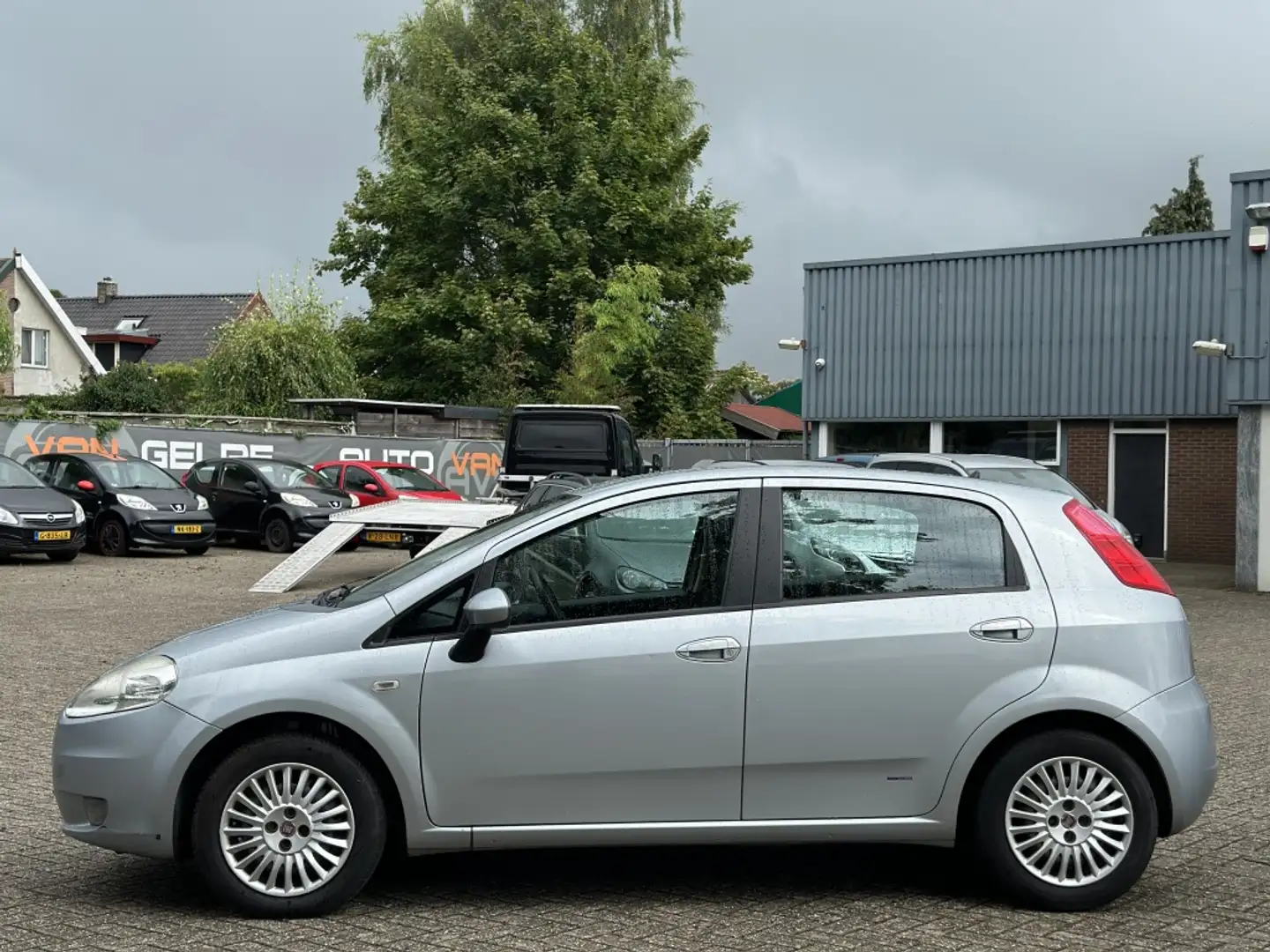 Fiat Grande Punto 1.4 Dynamic 5DRS*Airco*Cruise control*Elek.pak Grijs - 2