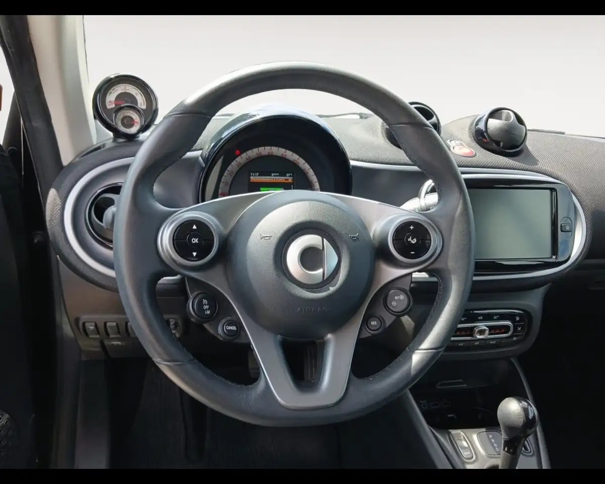 smart forTwo 2023 — фото 12