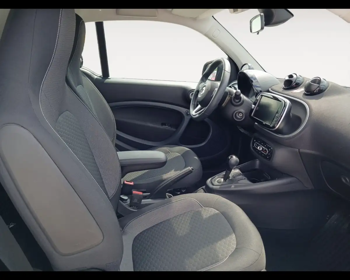 smart forTwo 2023 — фото 15