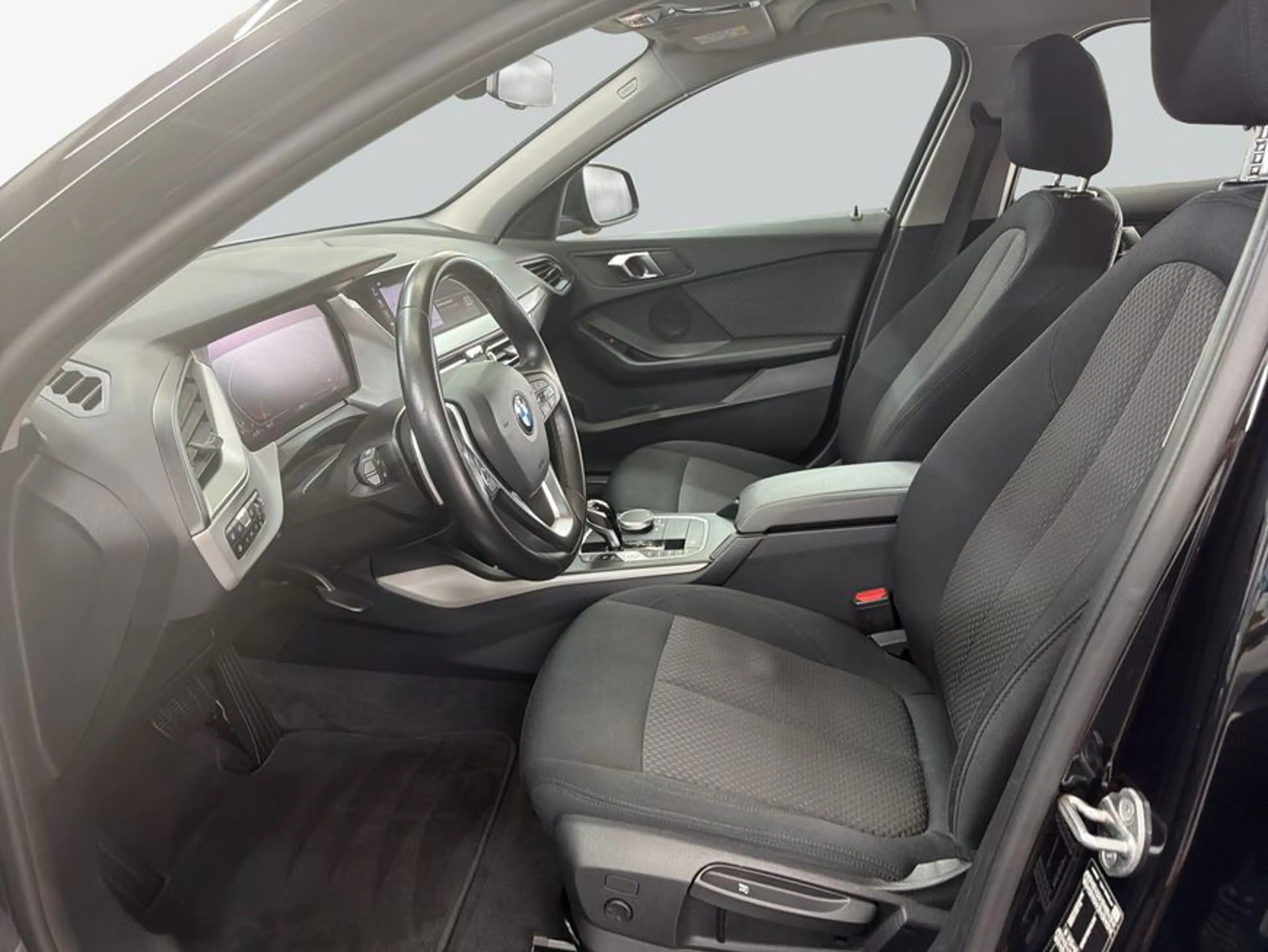 BMW 120 i Aut. Advantage LED HeadUp SHZ PDC — photo 10