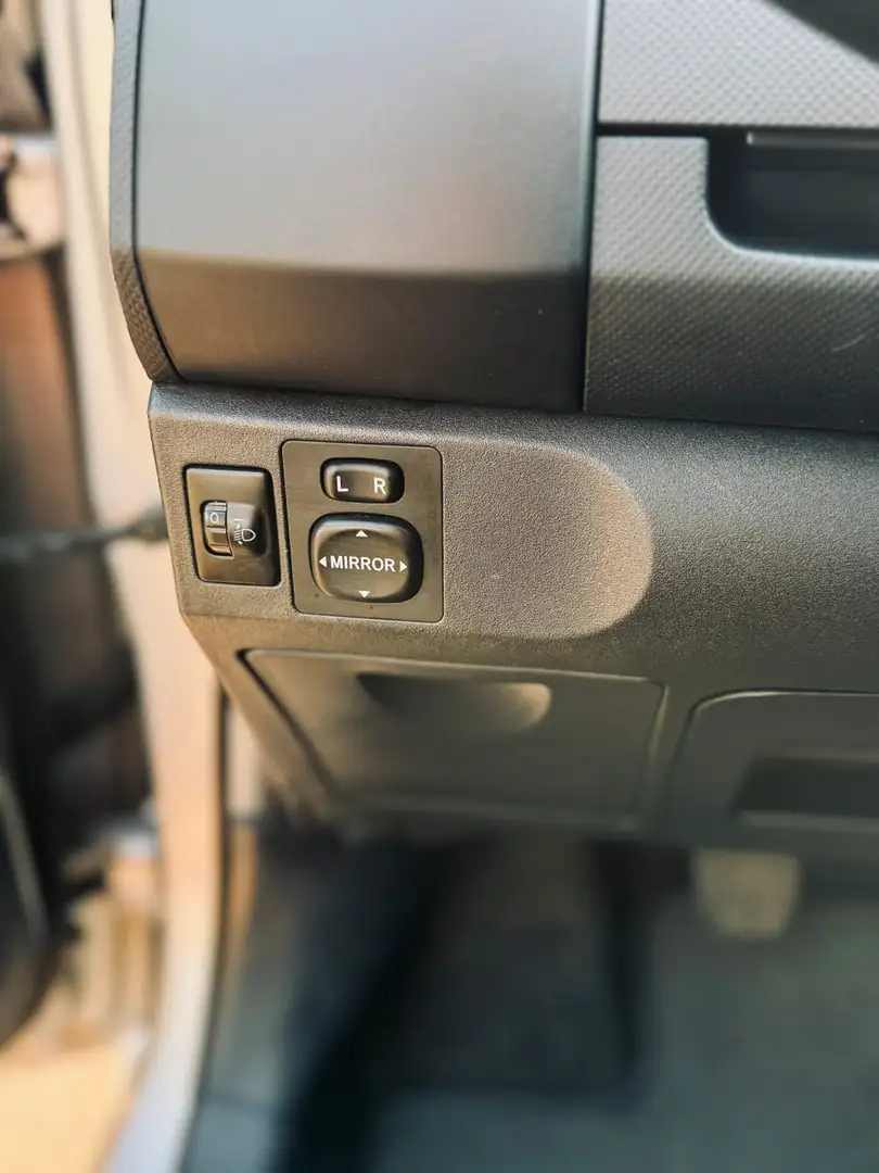 Toyota Yaris Yaris 65 VVT-i Linéa Techno Gris - 2