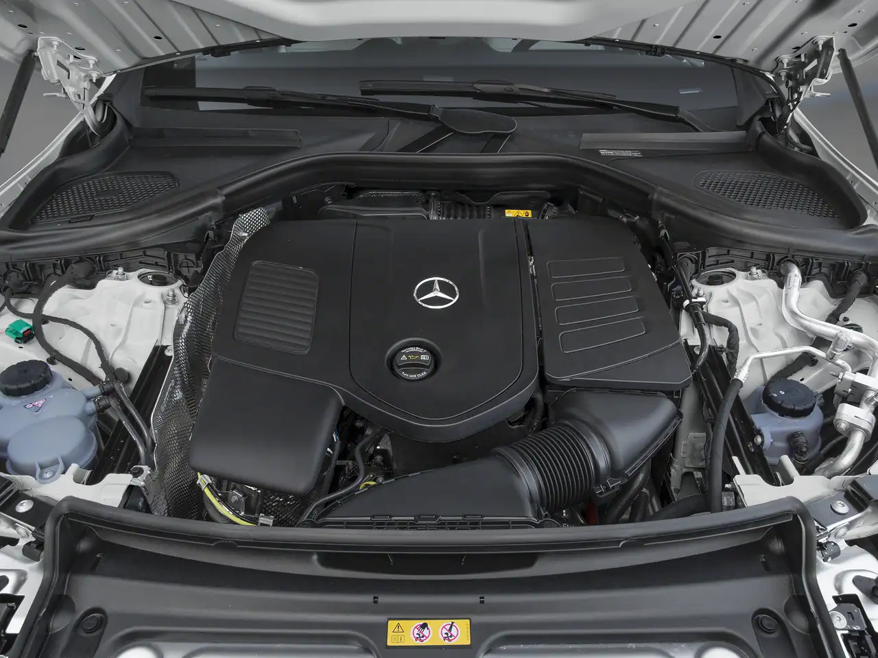 Mercedes-Benz GLC снимка Mercedes-Benz GLC