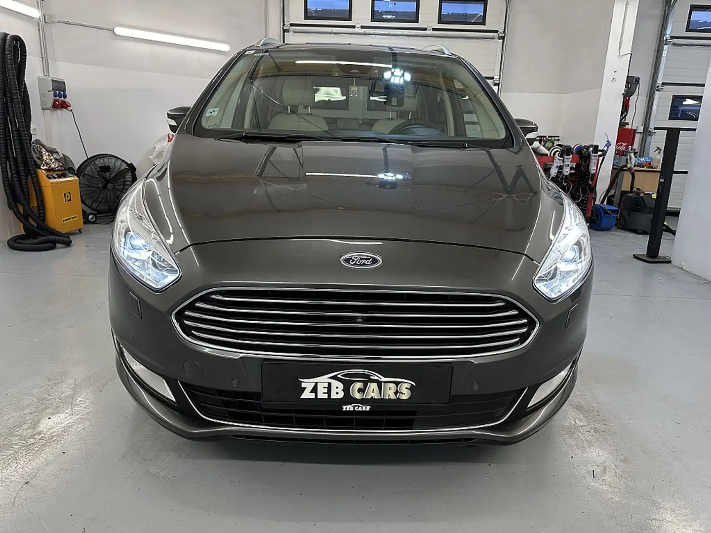 Ford Galaxy 2,0 EcoBlue SCR AWD Titanium Aut. 7 Sitze Grau - 2