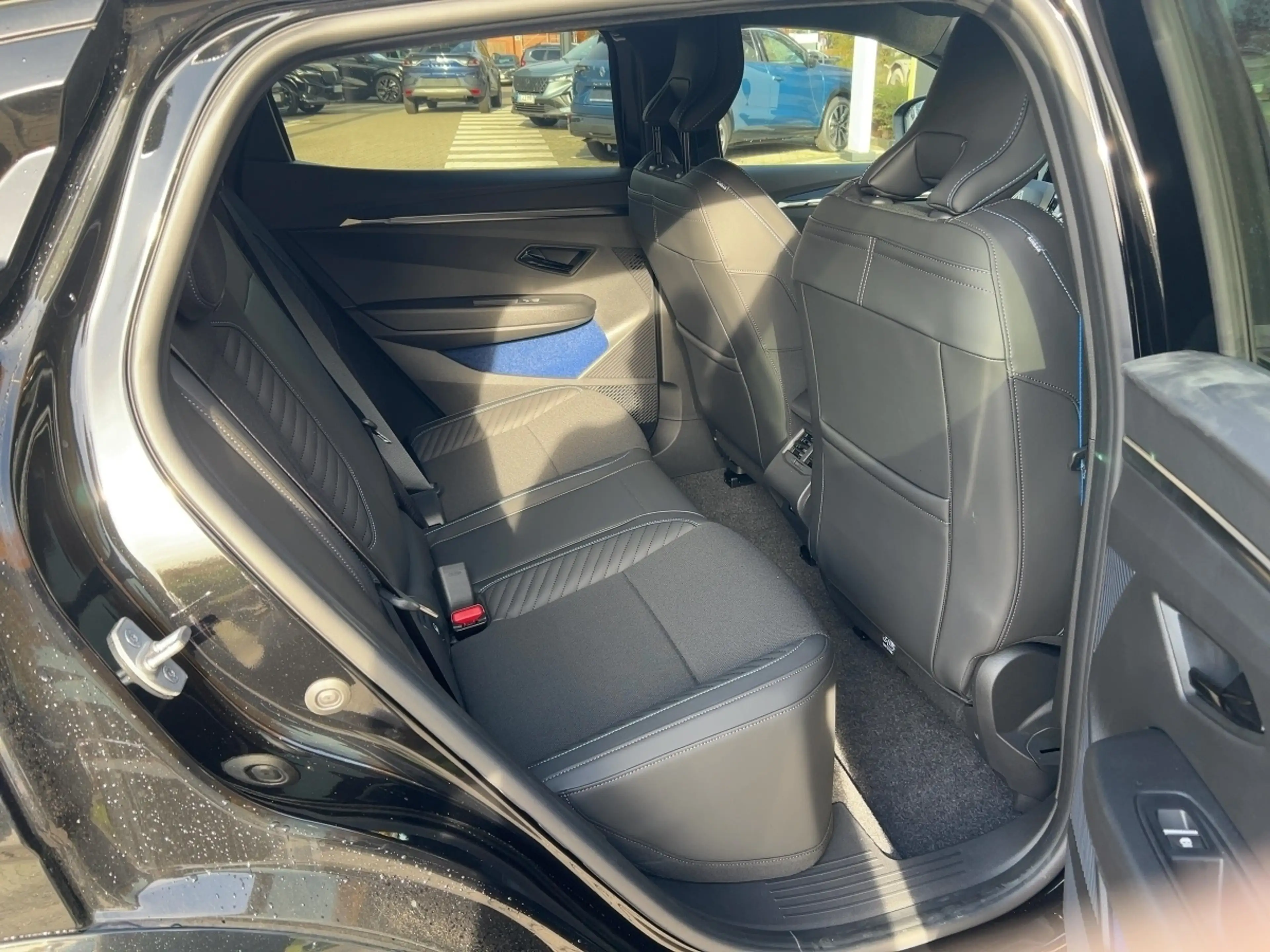 Renault Megane E-Tech 100% Esprit Alpine 220 Comfort Range — photo 9