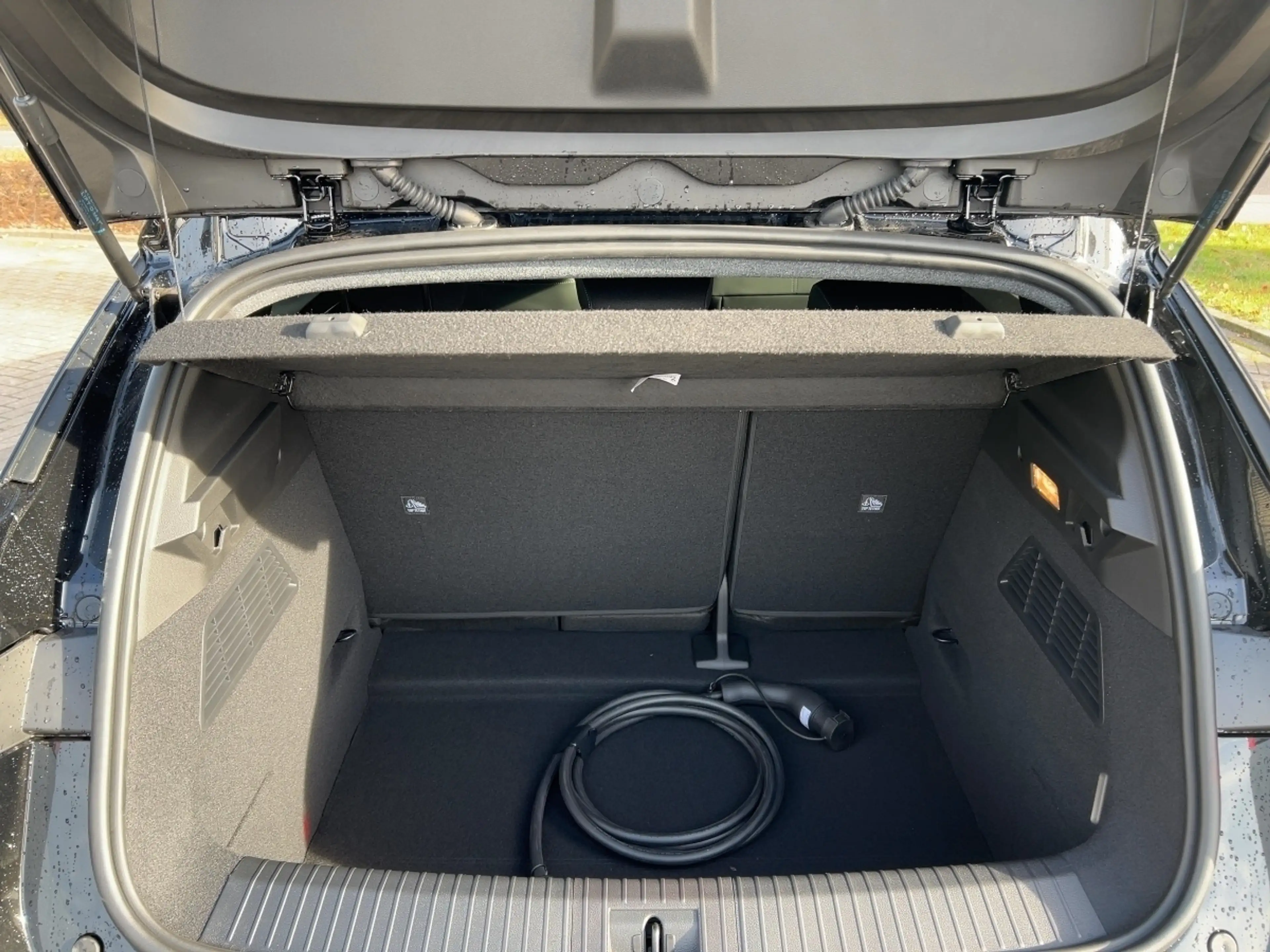 Renault Megane E-Tech 100% Esprit Alpine 220 Comfort Range — photo 10