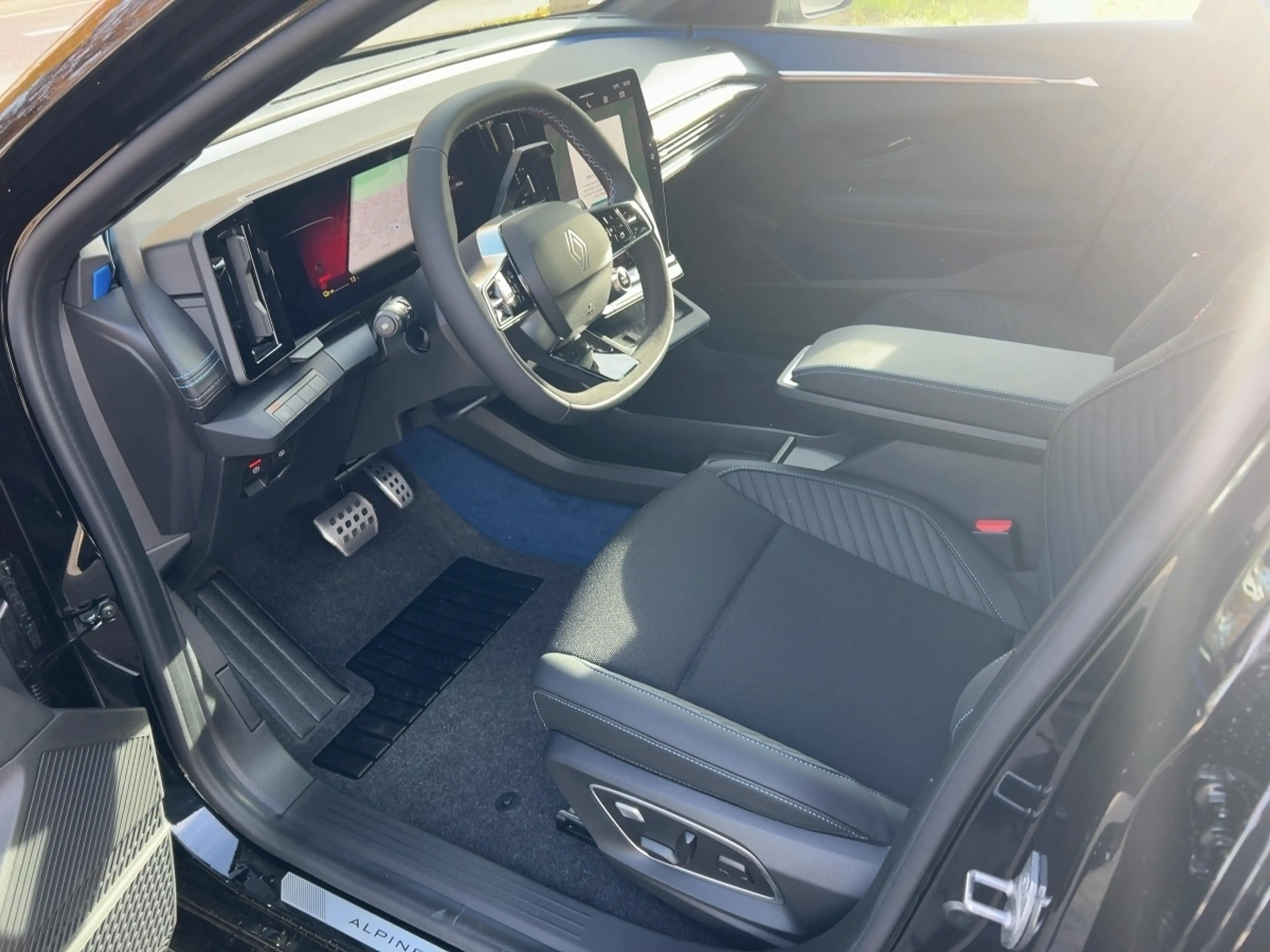 Renault Megane E-Tech 100% Esprit Alpine 220 Comfort Range — photo 11