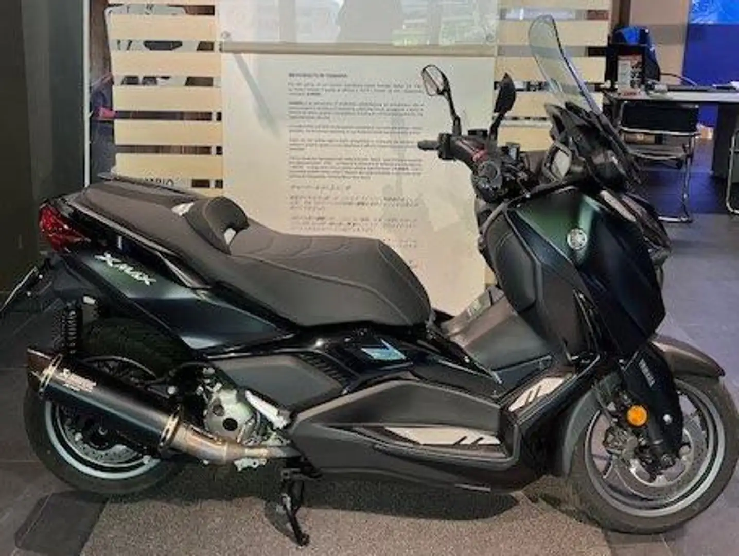 Yamaha X-Max 300 TECH MAX Negro - 1