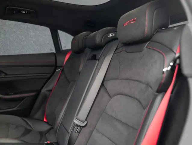 Porsche Taycan view 9