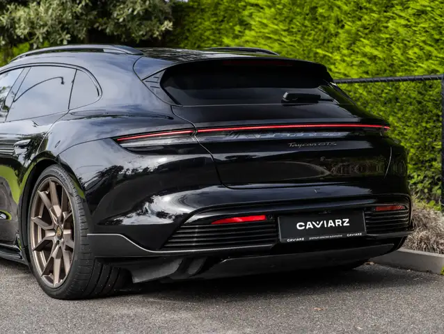 Porsche Taycan view 29