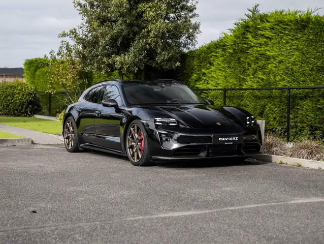 Porsche Taycan view 21