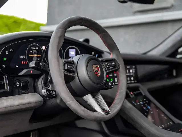 Porsche Taycan view 7
