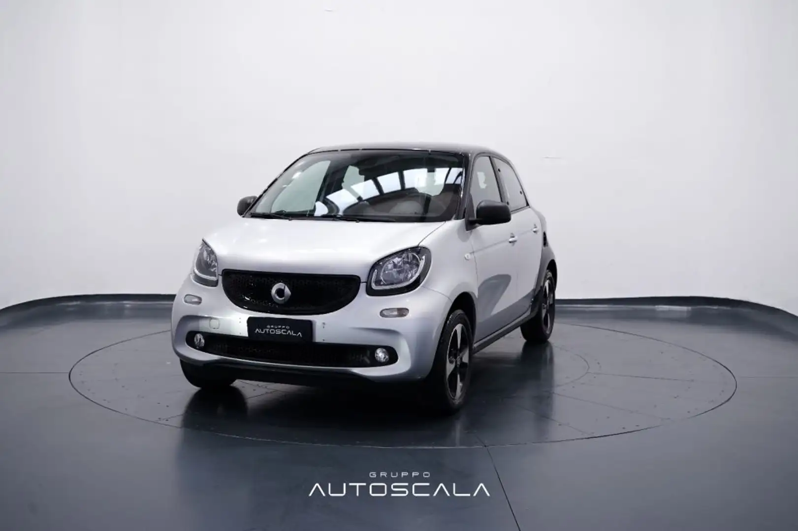 smart forFour 1.0 70cv Passion #Navy #Led Argento - 1