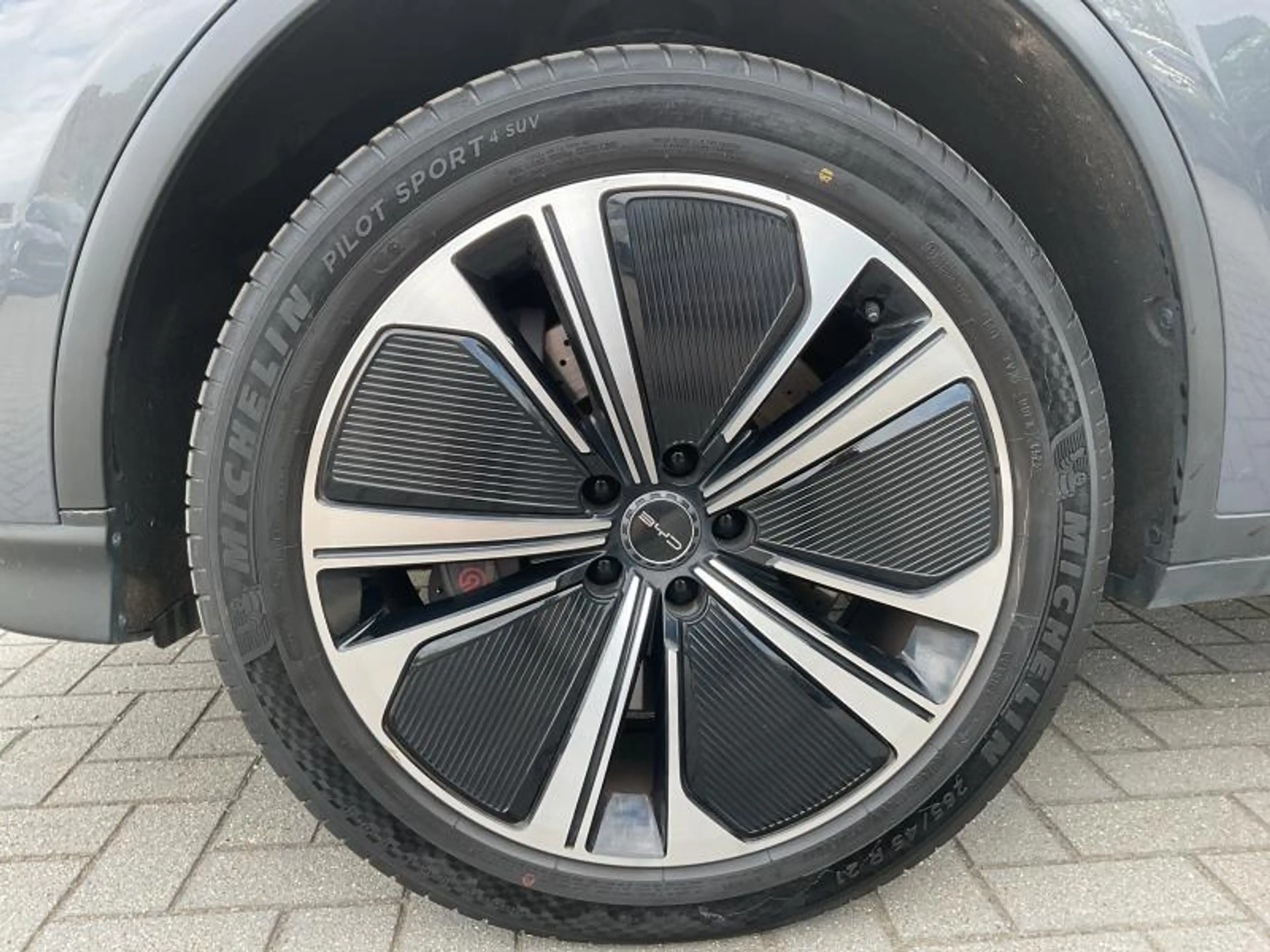 BYD Tang FLAGSHIP — photo 13
