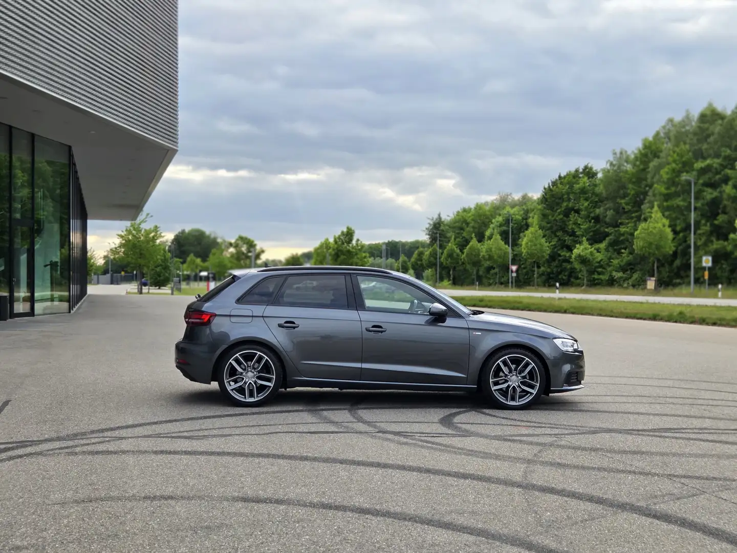 Audi A3 A3 35 TFSI Sportback S tronic S-Line, Service Neu Grau - 1
