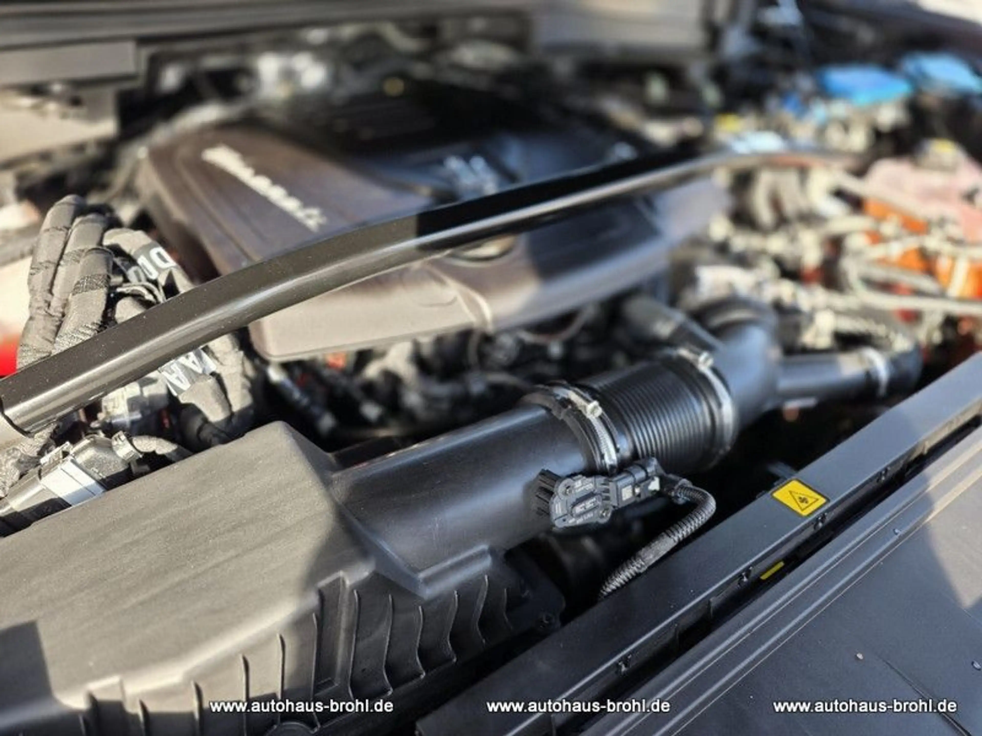 Maserati Grecale 2.0 MHEV Modena Auto 4WD — photo 13