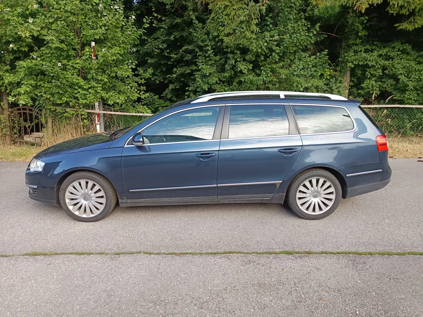 Volkswagen Passat Variant Highline 2,0 TDI Highline  *TURBOSCHADEN* Blau - 1