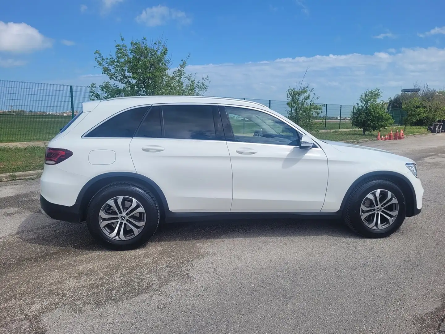 Mercedes-Benz GLC 300 GLC 300 d 4Matic Executive Weiß - 2