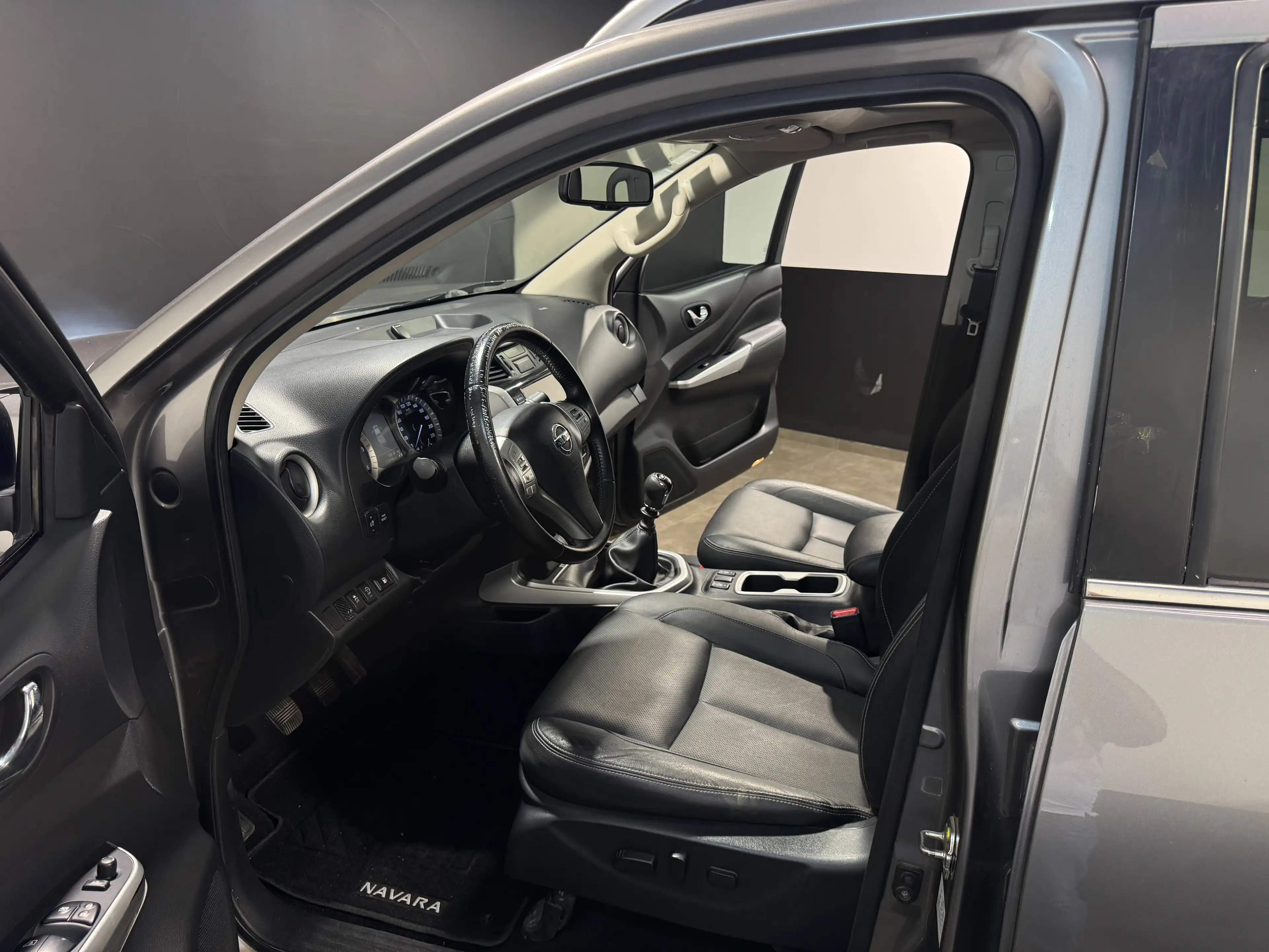 Nissan Navara ** 2.3 dCi ** 4WD ** Tekna ** GPS ** Garantie 12 mois ** — photo 8